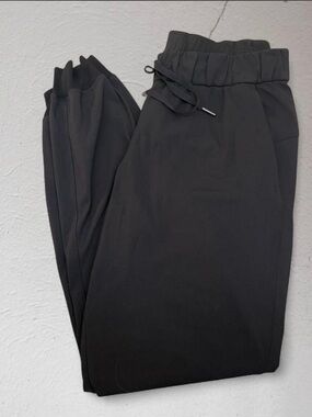 Lululemon On The Fly Black Jogger Pants Womens Size 6